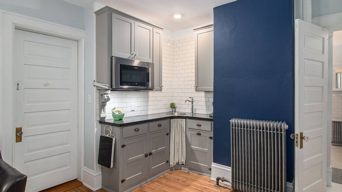 Grand Rapids Apartment | Heritage Hill Apt with efficiency kitchen in walkable neighborhood