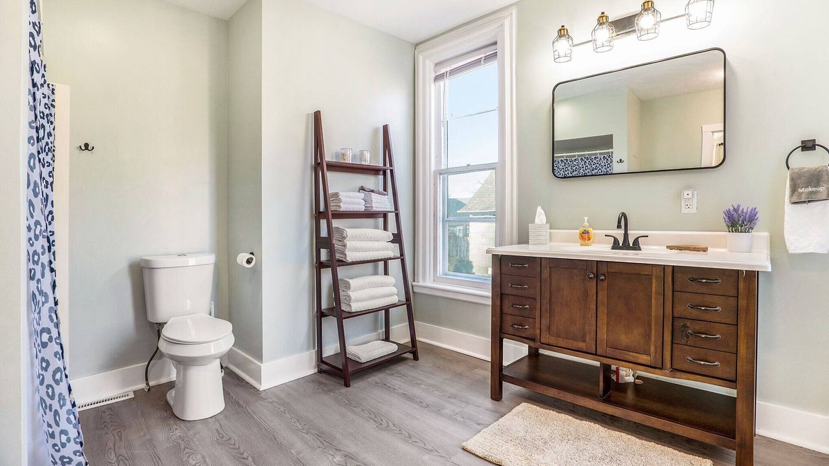 Grand Rapids House | Heritage Hill Hideaway