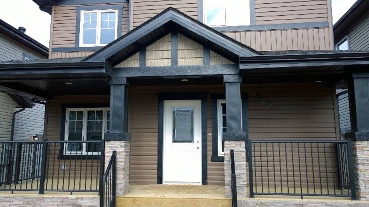 Timberlea Apartment | Heritage Home away from home