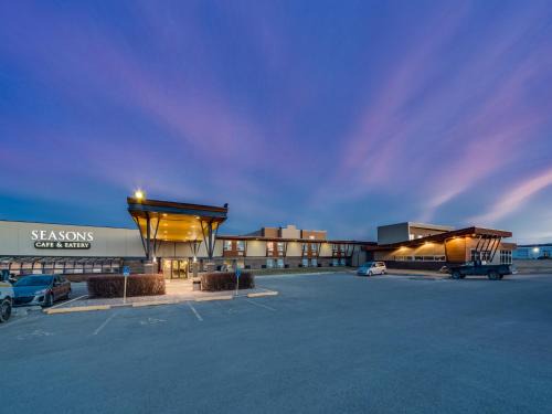 Pincher Creek Hotel | Heritage Inn Hotel & Convention Centre - Pincher Creek