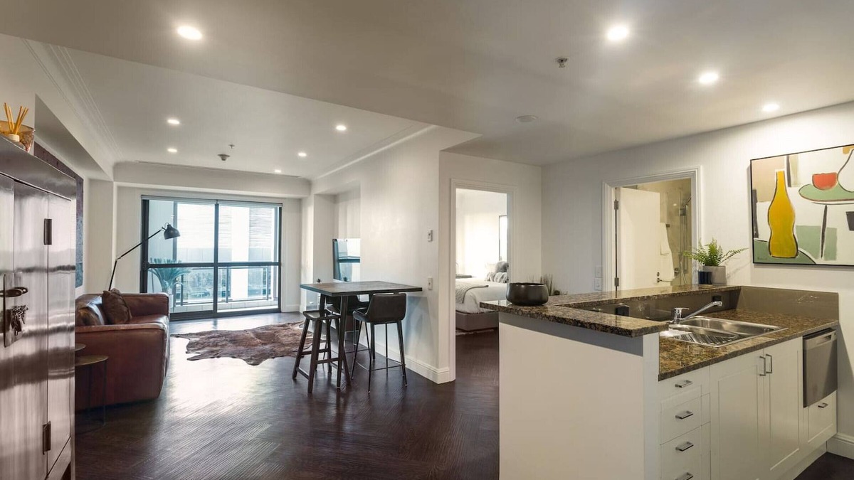Auckland Central Business District Apartment | Heritage luxury and viaduct vibe