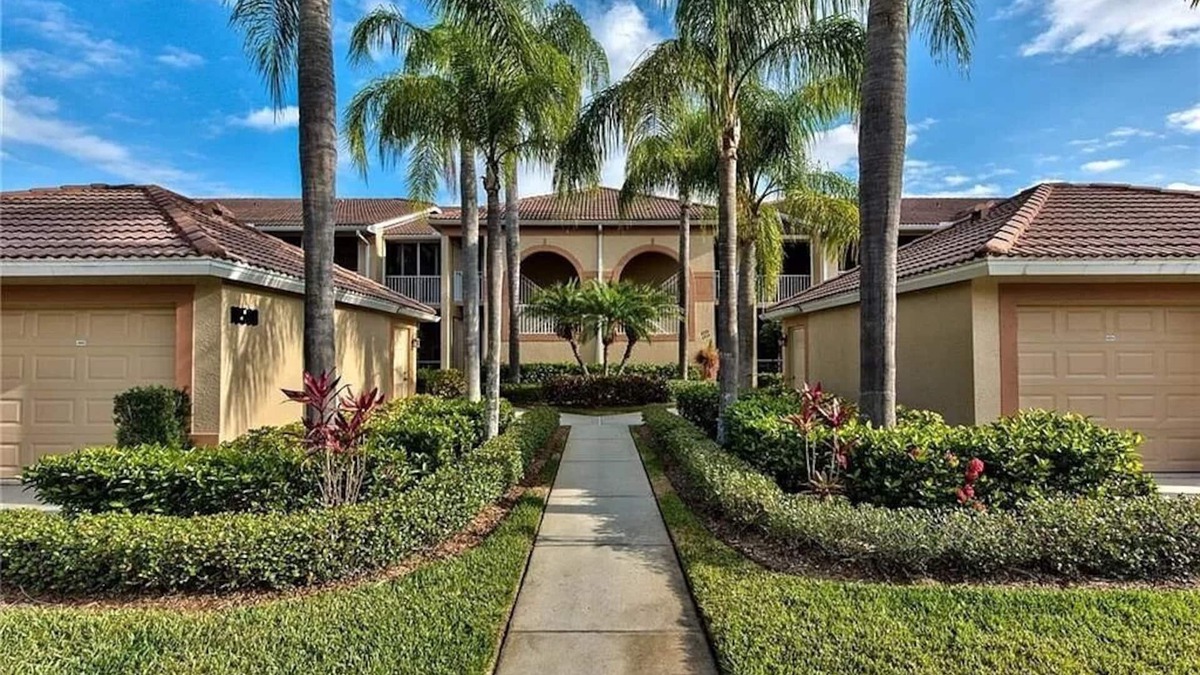 Heritage Palms Condo | Heritage Palms - 1st Floor-Condo-sleeps 6 with Golf, Pool, Tennis Amenities