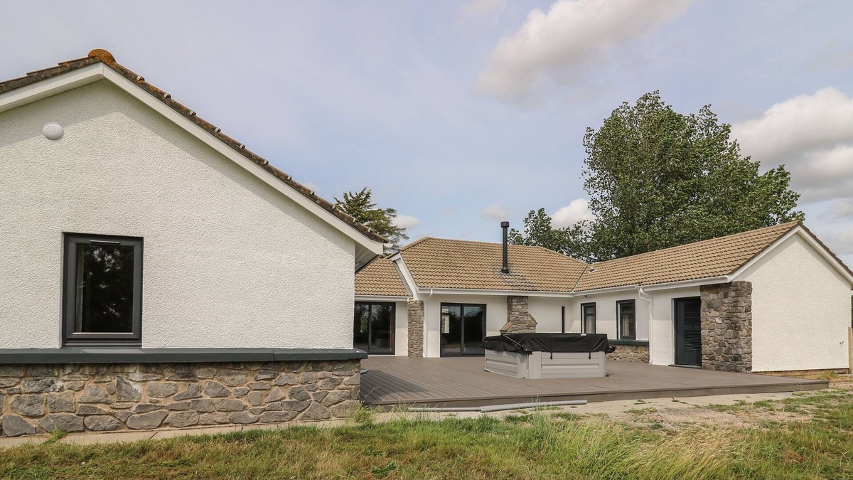 Saint Clears Cottage | HERITAGE, pet friendly, character holiday cottage in St Clears
