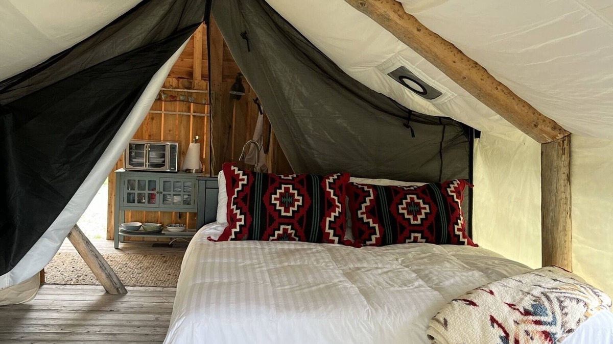 Bozeman Cabin | Heritage Ranch 'Sacajawea' Glamping Tent (4)