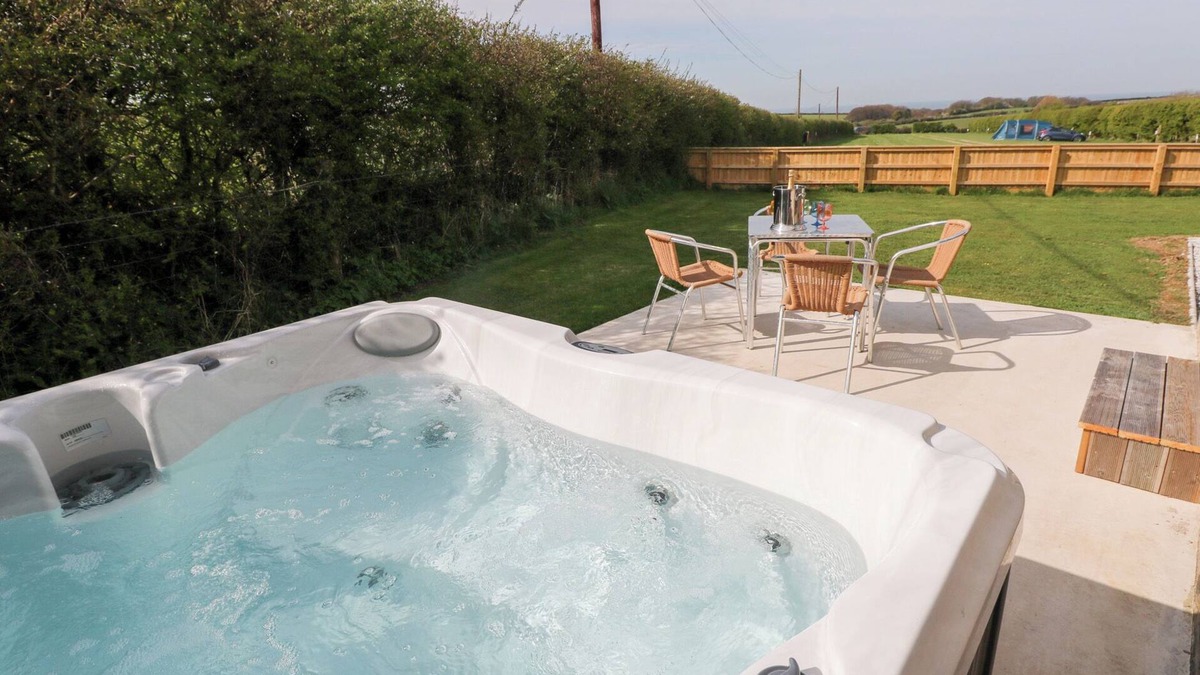 Monknash Cottage | Heritage Retreat
