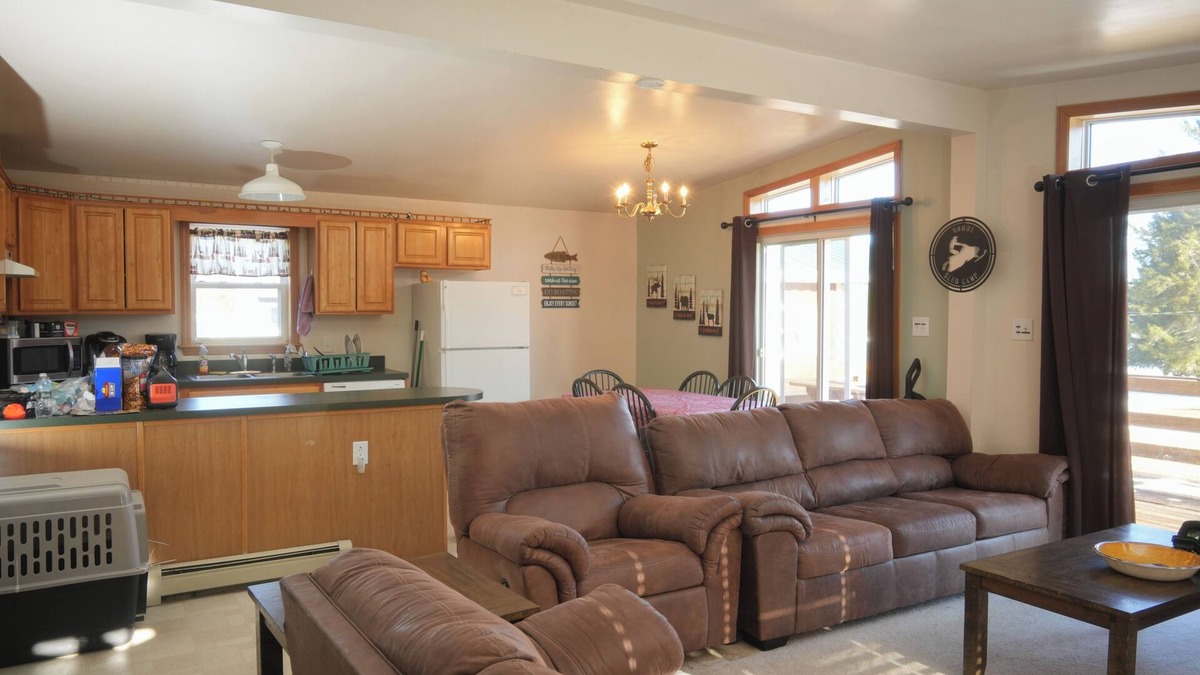 Eagle Bay Ski Chalet | Herkimer House @ Beachfront Eagle Bay Village