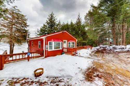 Sanbornton House | Hermit Lake Retreat