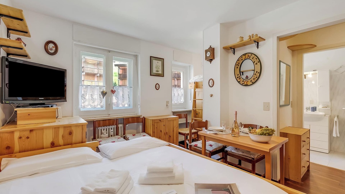 Borgata Sestriere Apartment | Hermitage Studio - close to ski pistes, Sestriere, Italy
