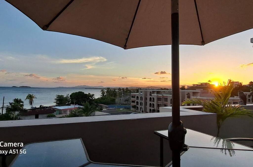 Hucares Apartment | Hermoso ático con vista al mar y lugar tranquilo.