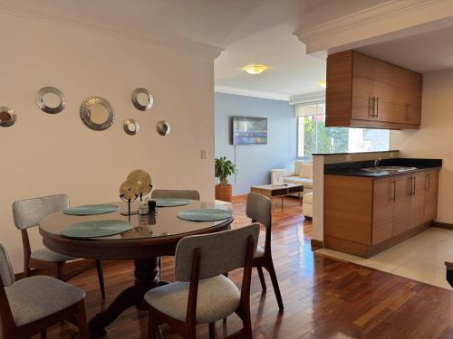 Gonzalez Suarez Apartment | Hermoso Apartamento Calle Whymper - 2 Habitaciones - Quito