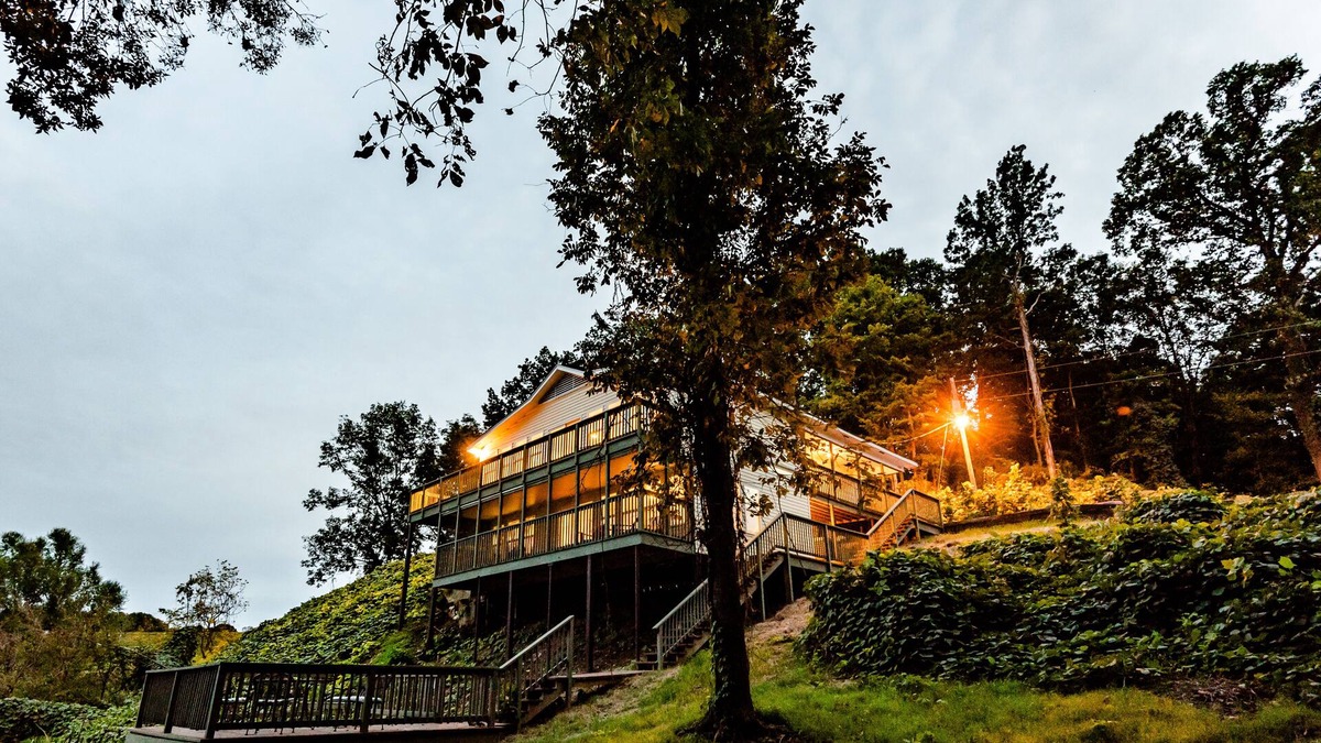 Robinsonville - Tunica House | HERNAND0 HIDEAWAY ENTIRE LAKEHOUSE