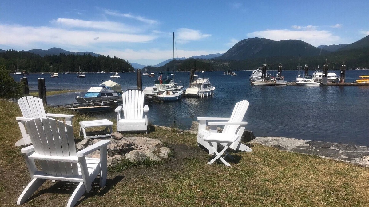 Sechelt Cabin | Heron Cabin on the water with beach access