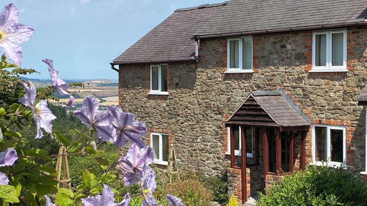 Bromlow Cottage | HERON COTTAGE, pet friendly, with open fire in Hope, Shropshire