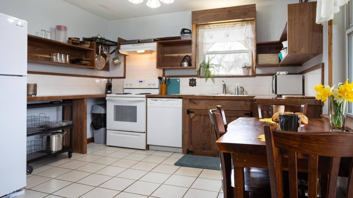 Lakeville Cottage | Heron Hill at Secluded Cabins