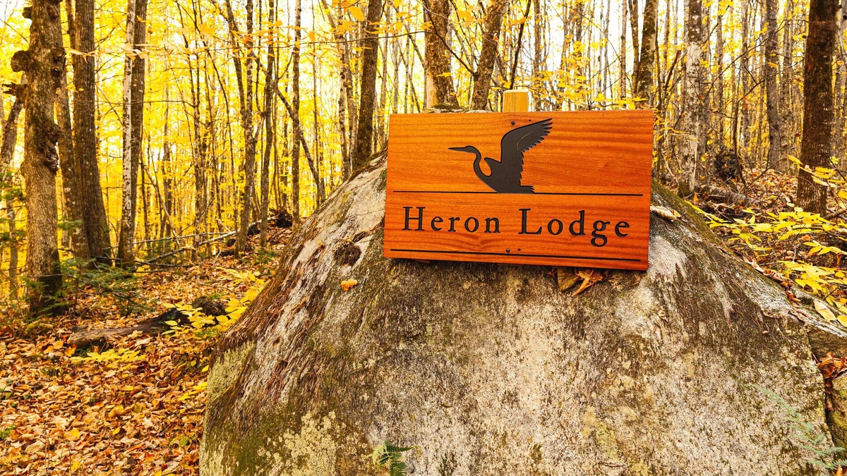 North Frontenac House | Heron Lodge | Lakefront + Hot Tub + Theater Room