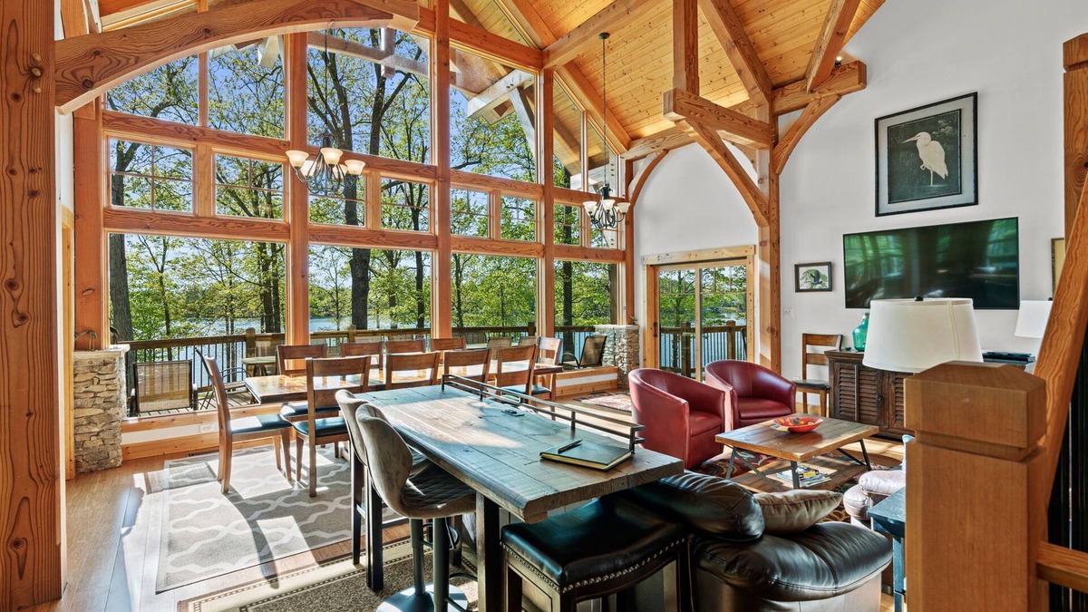 Huddleston House | Heron Point - Amazing Property with Breathtaking Water Views - Luxury Hot Tub!