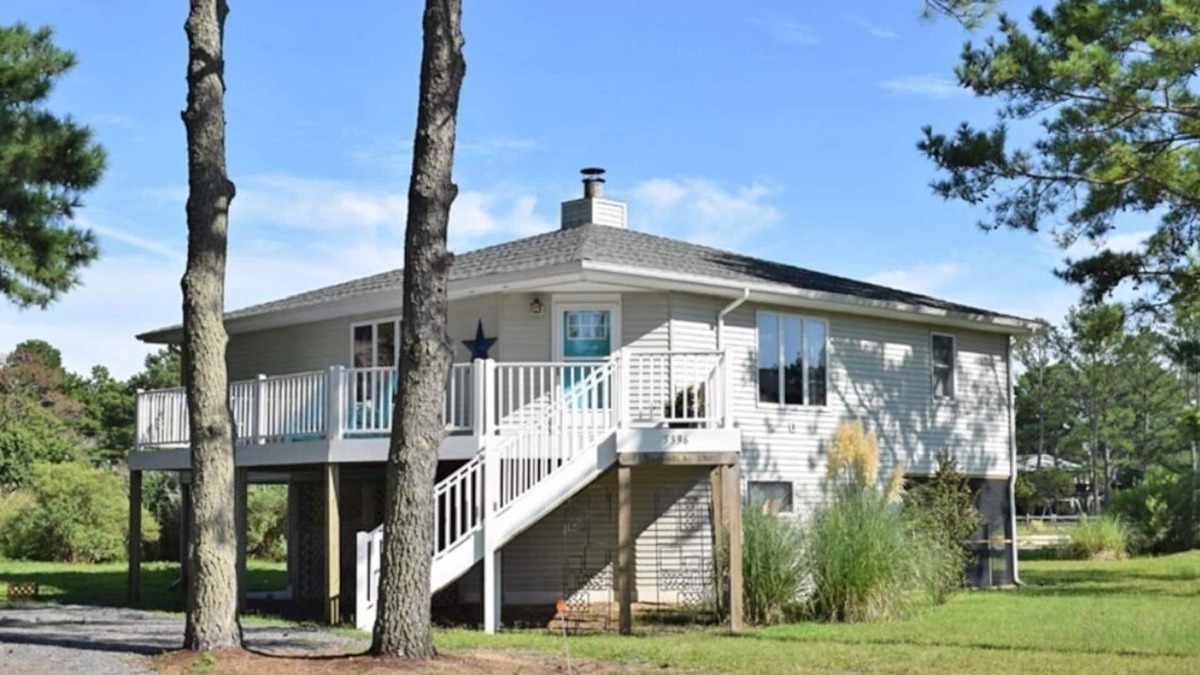 Deep Hole House | Heron Point - Oyster Bay Cottage with Kayaks & Bikes