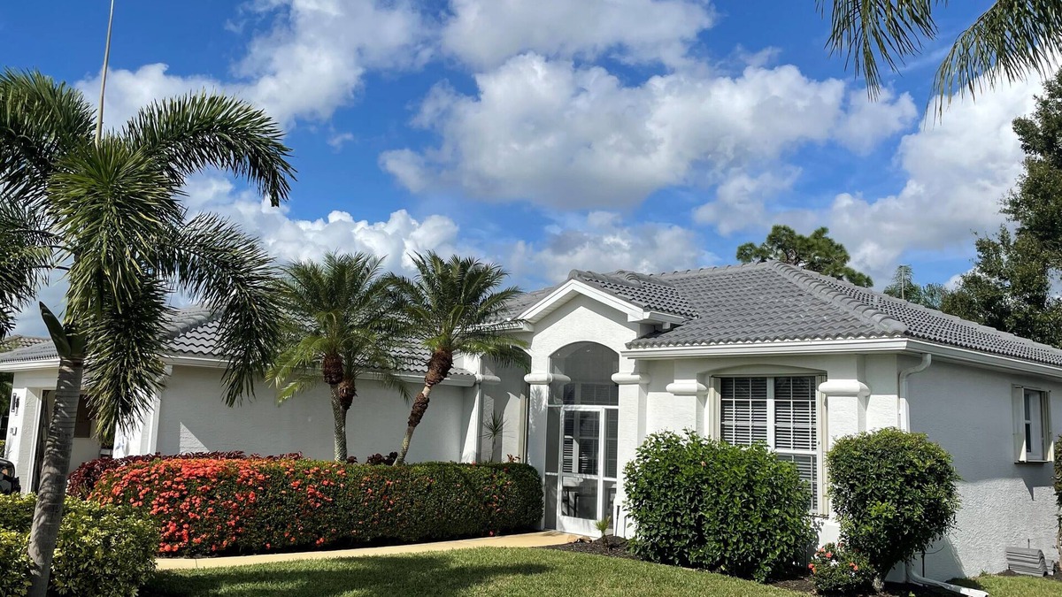 Herons Glen House | Heron's Glen Beautiful Beachy Home in Gated Golf Community Home