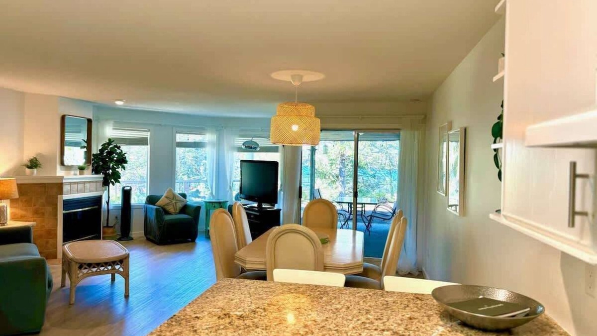 Regional District of Nanaimo House | Heron's Landing - 1BDRM - Oceanfront