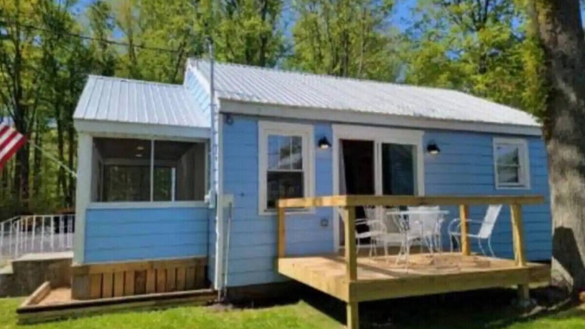 Paw Paw Lake Cottage | Heron`s Nest I Paw Paw Lake Cottages I The UP #6