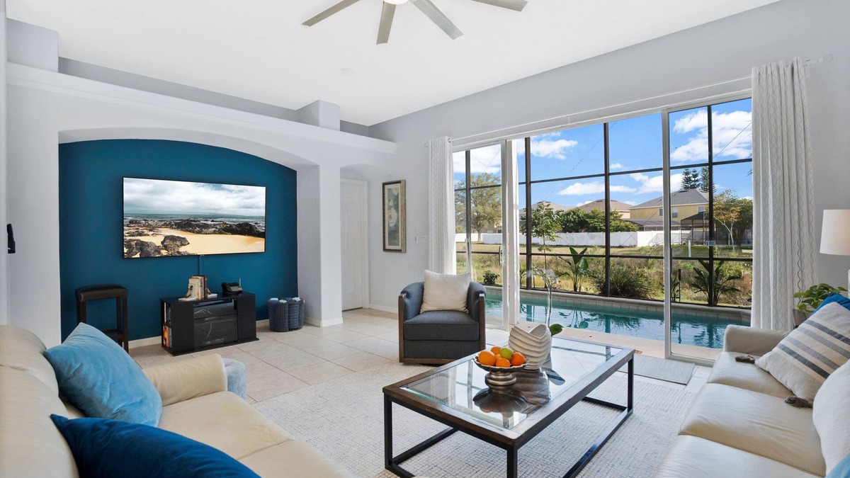 Four Corners House | Heron View Villa, South Facing, lake View Home