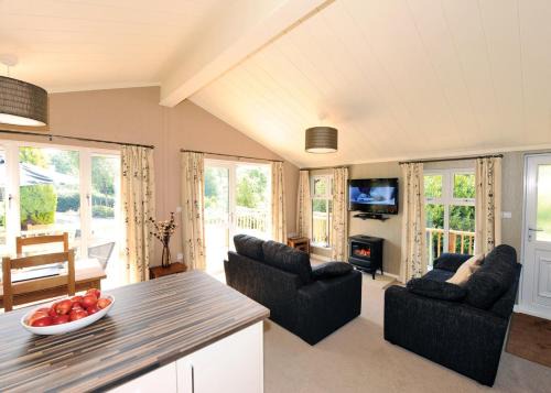 Narberth Resort | Herons Brook Retreat Lodges