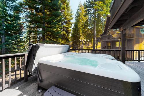 Truckee House | Herringbone Hideaway