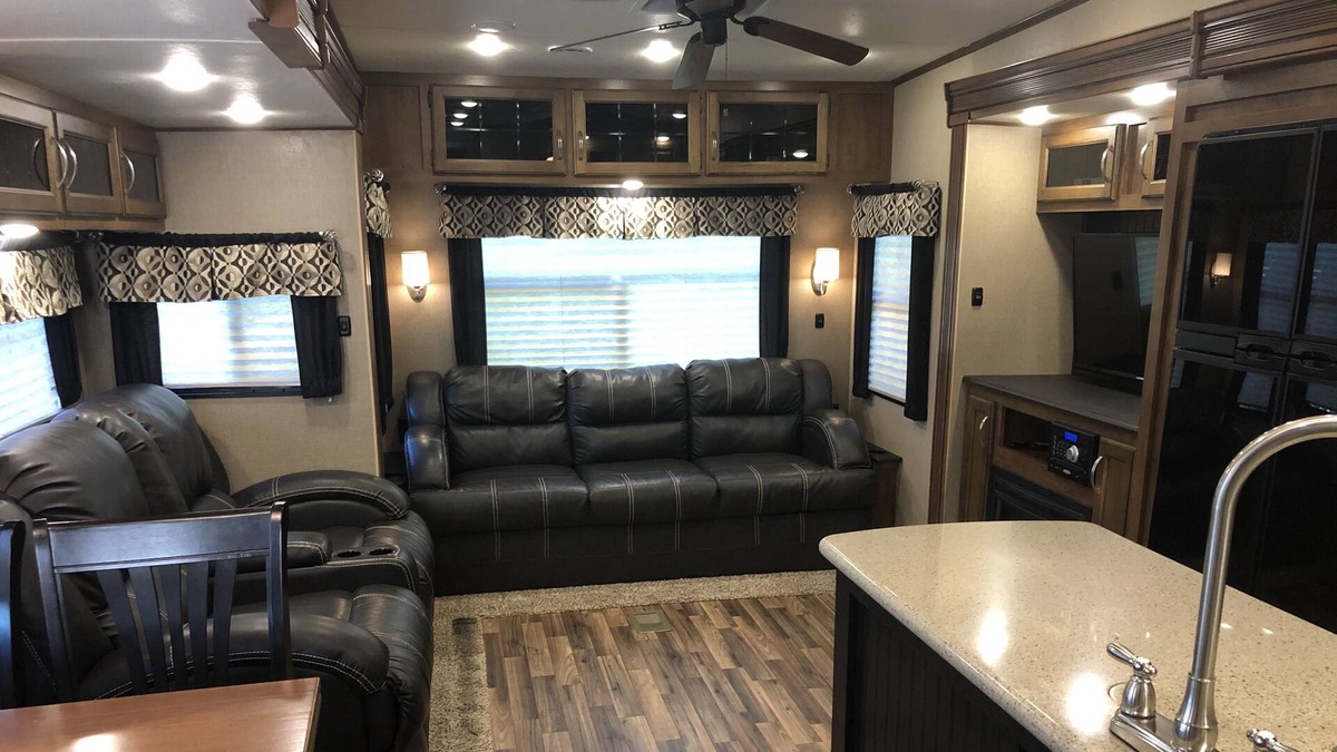 Grantville House | Hershey Luxury RV & Campsite