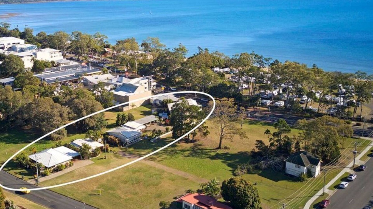Scarness Apartment | Hervey Bay .. Seaside location