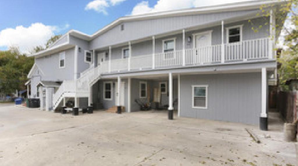 Alta Vista Apartment | Hess St