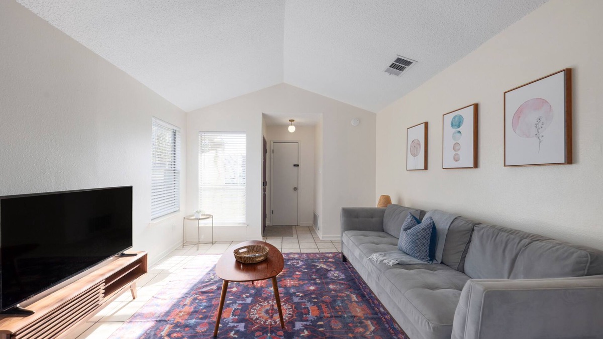 Barrington Oaks Hotel | Hestia: Pet friendly, Awesome N. Austin location