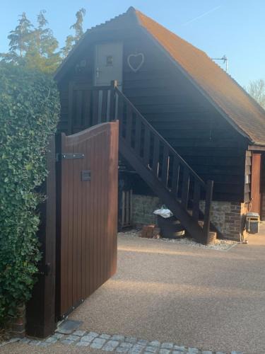 North Stoke Apartment | Hewarts Lodge, Brand New Property, 1 Mile From The Beach, 15 Minutes From All Goodwood Events