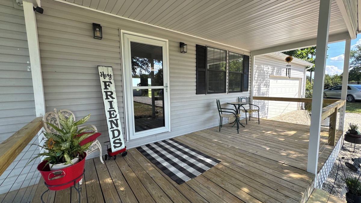 Rogersville House | Hey friends, welcome to Maggie’s Place and enjoy a relaxing and peaceful stay