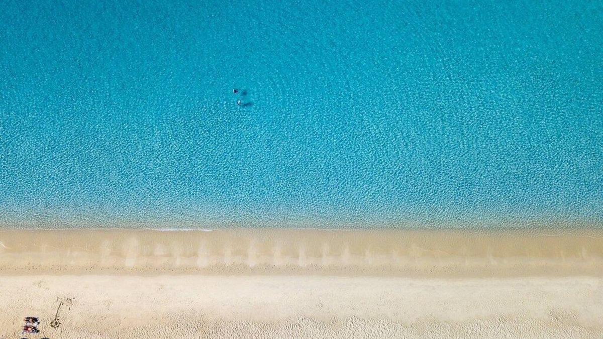 Stelida Villa | Heyblue Seaside 2 villas - sky above, sand below