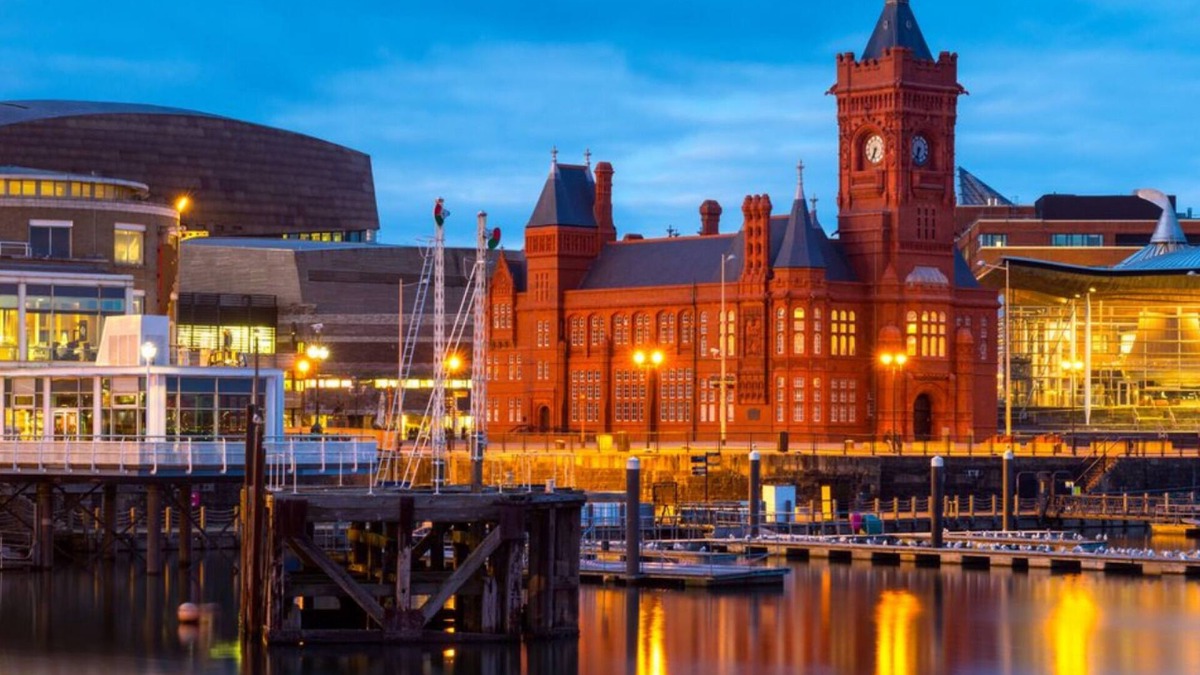 Adamsdown Apartment | HG Collection - 2 Bedroom Apartment in Cardiff City Centre