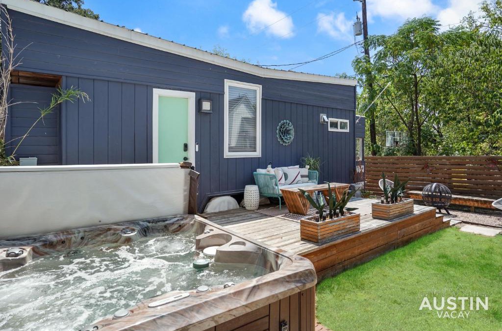 Blackshear-Prospect Hill Apartment | HGTV Featured Tiny Home w Hot Tub Near East 6th St