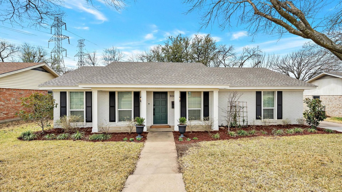 Waco House | HGTV's FIXER UPPER "The Plain Jane”
