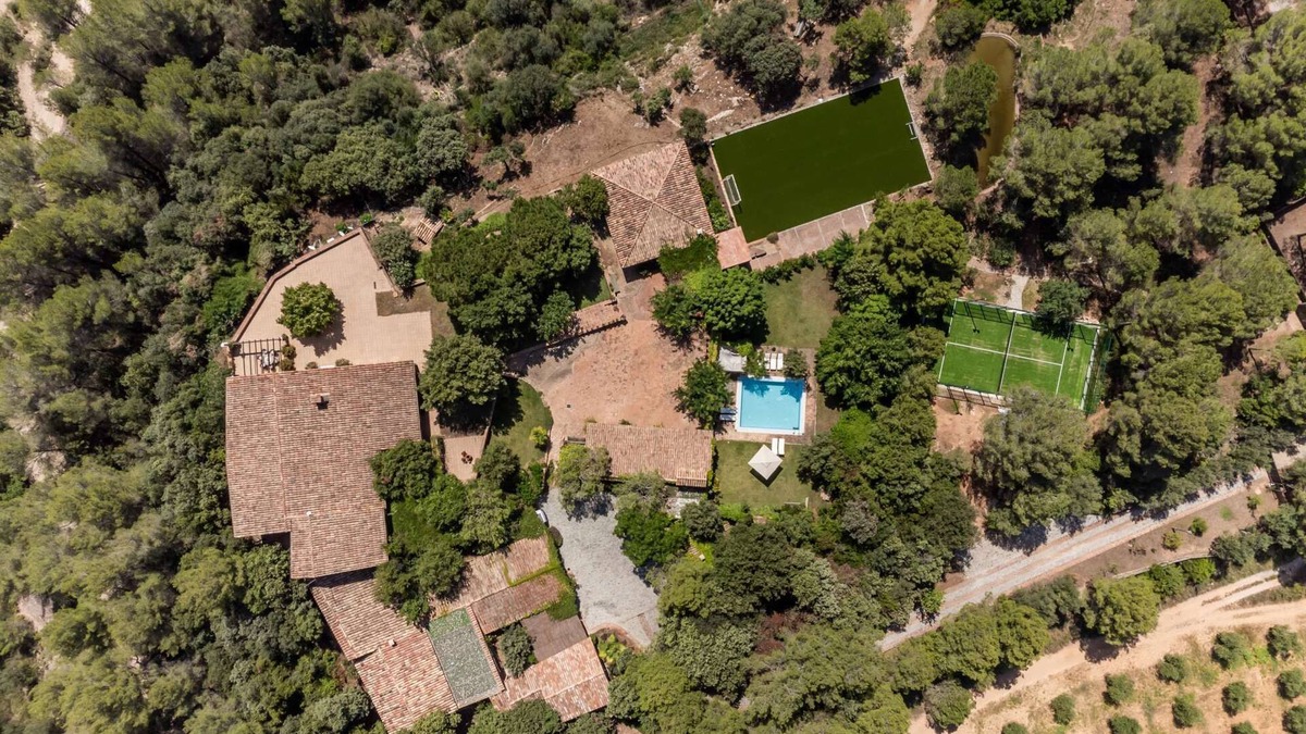 El Bruc House | HHBCN Villa el Castillo