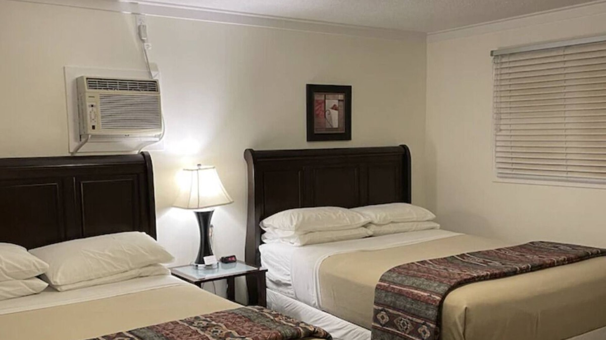 Portage La Prairie Hotel | Hi-Way Motel