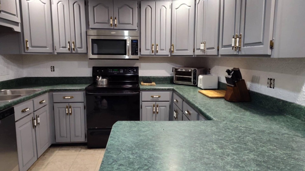 Cumberland House | Hibernation Station - 3 Bed/2 Bath home with trailer parking available
