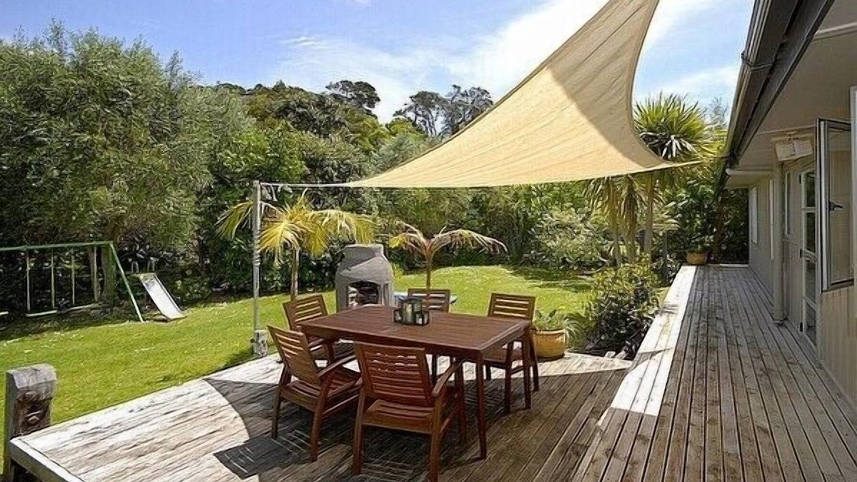 Matapouri Cottage | Hibiscus - Matapouri Holiday Home