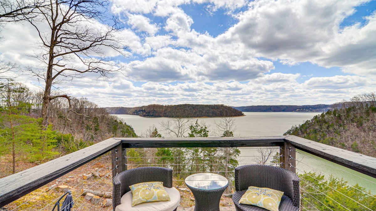 Nancy House | 'Hickeys Hideaway' - Walk to Lake, Near Somerset