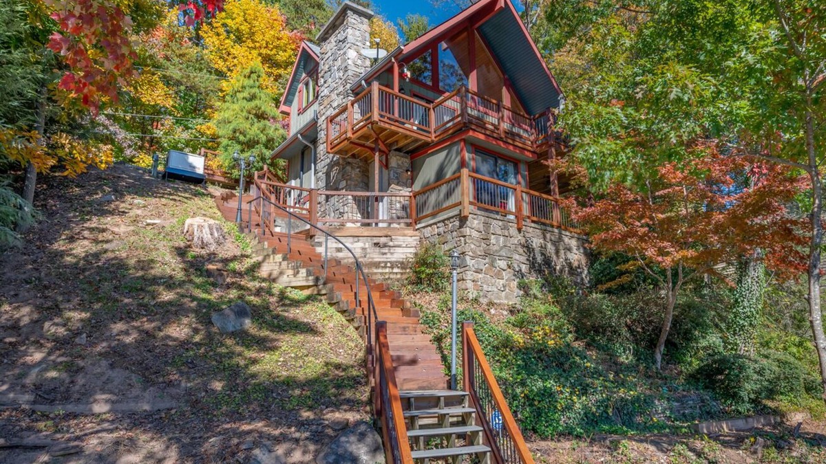 Lake Lure House | Hickory Hideaway | Lake Lure Waterfront Cabin