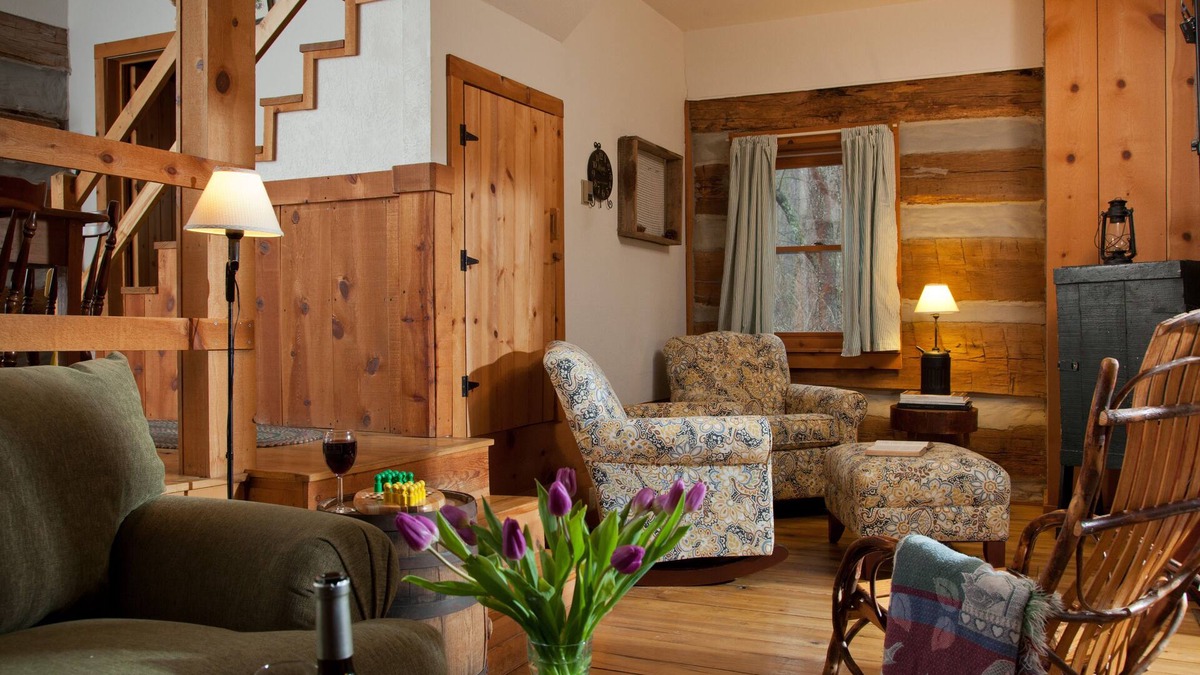 Logan Cabin | Hickory Hollow Cabin