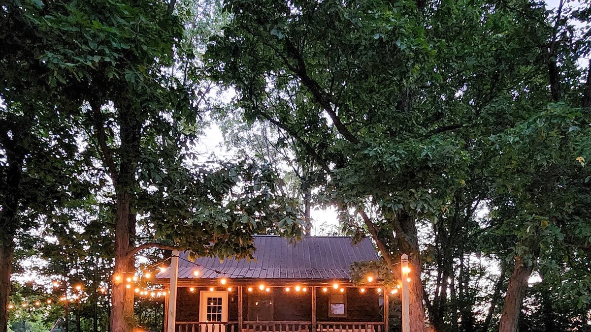 Davis County Cabin | Hickory Lake Getaway- Cozy Cabin Overlooking a Private Lake