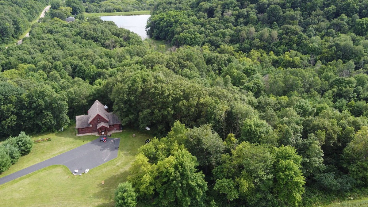 Sauk County Cabin | Hickory Ridge Log Cabin Living