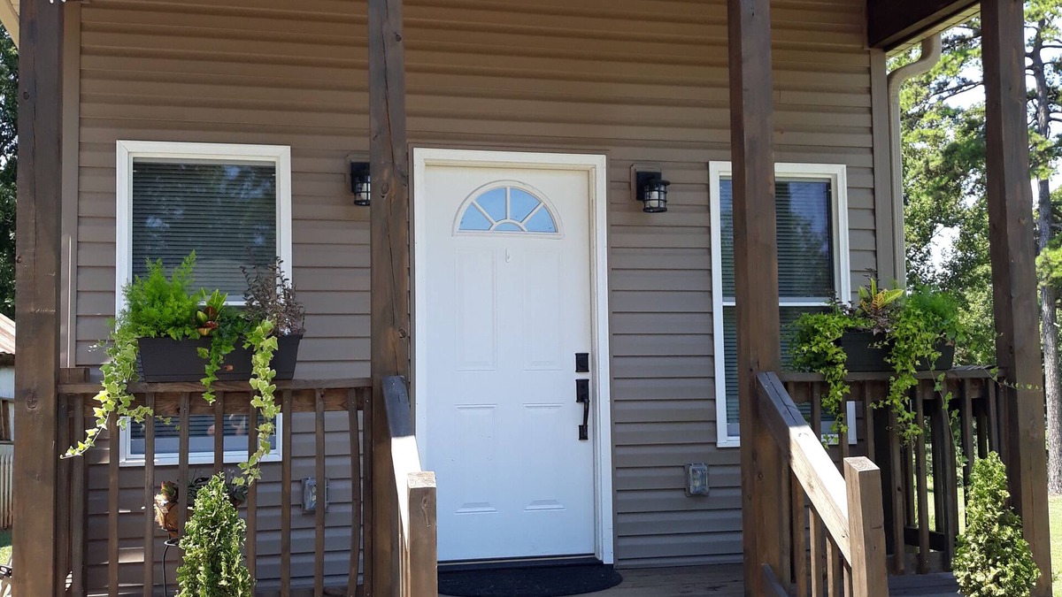 Hickory House | Hickory Tiny House, short and long term rentals