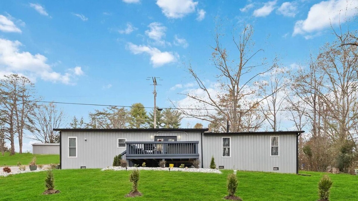 Nancy House | Hicks Hideaway