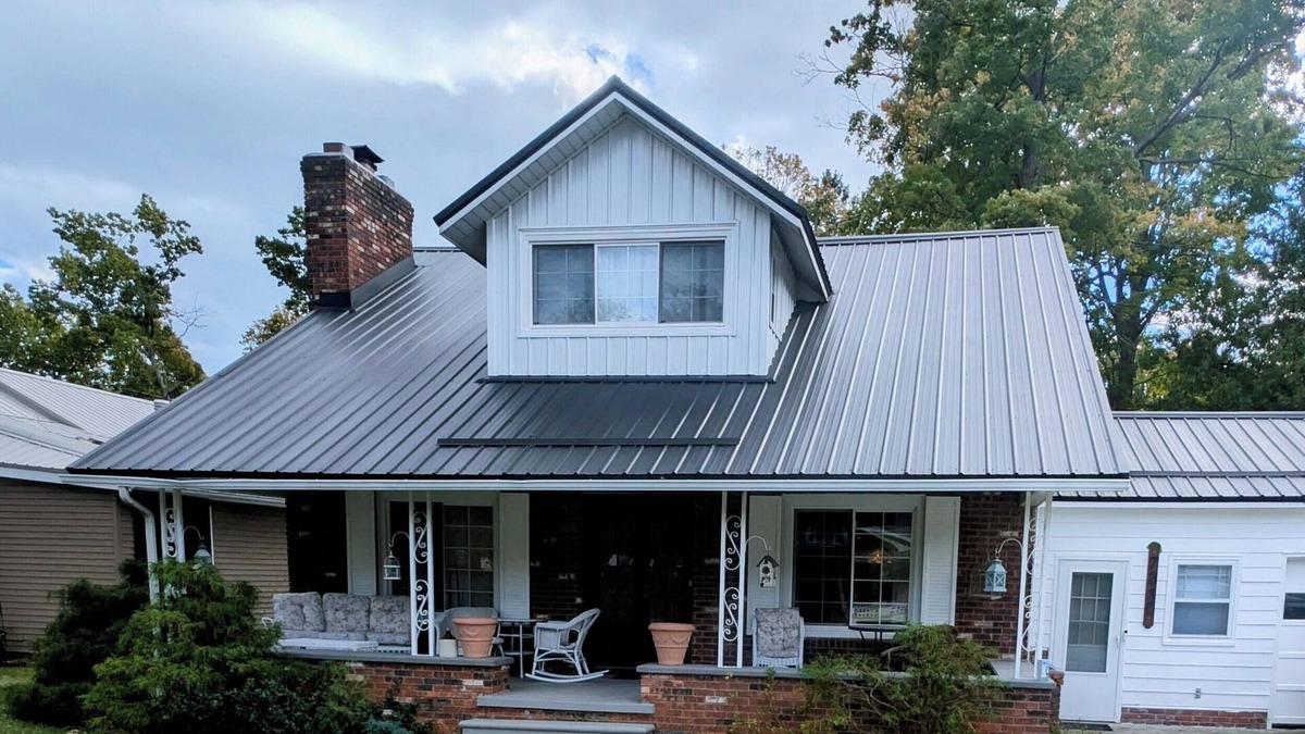 Lexington House | Hidden 4-bedroom Lakeview house in Lexington's Birchwood Nbrhd. <1m to Downtown.