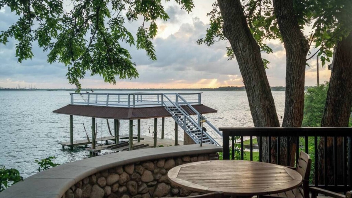 Barrett House | Hidden Bay Front W/Private Dock